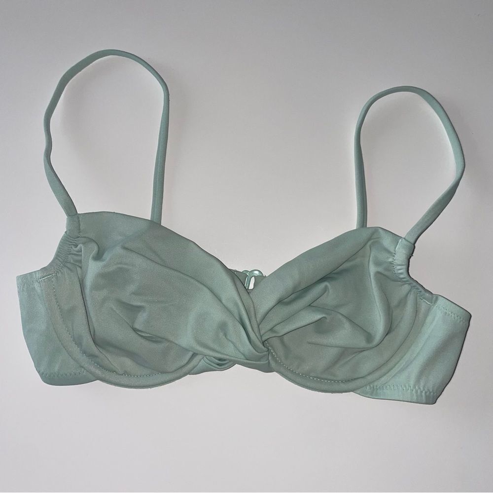 🏷️ 5 for $25 - J. Crew Bikini Top